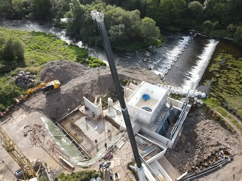 Neubau einer Wasserkraftanlage mit Kaplanturbine, Schlauchwehr und Fischwechselsystem für den Fischauf- und -abstieg